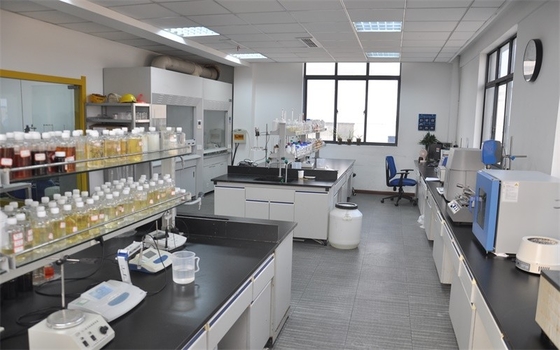 Floculación de aluminio de Chlorohydrate ACH del color claro con las propiedades químicas estables
